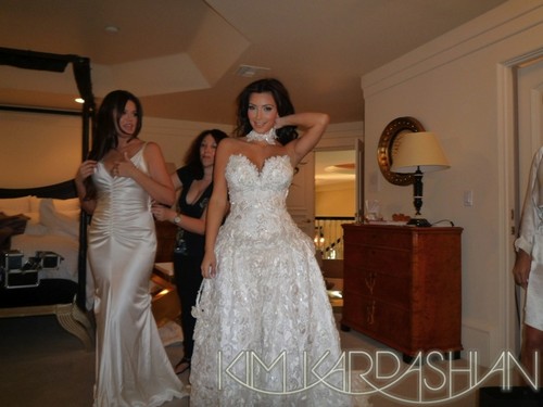 Kim Kardashian is Trying on Her Mum 39s Wedding Gowns